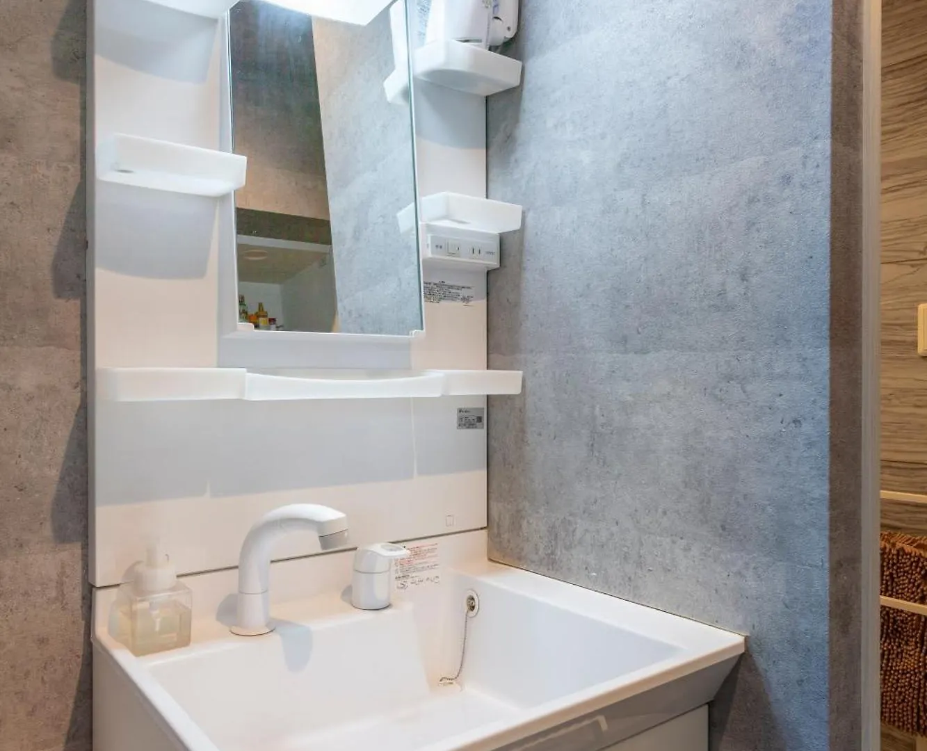 Apartment Raku Hotel Tokyo Bay Front
